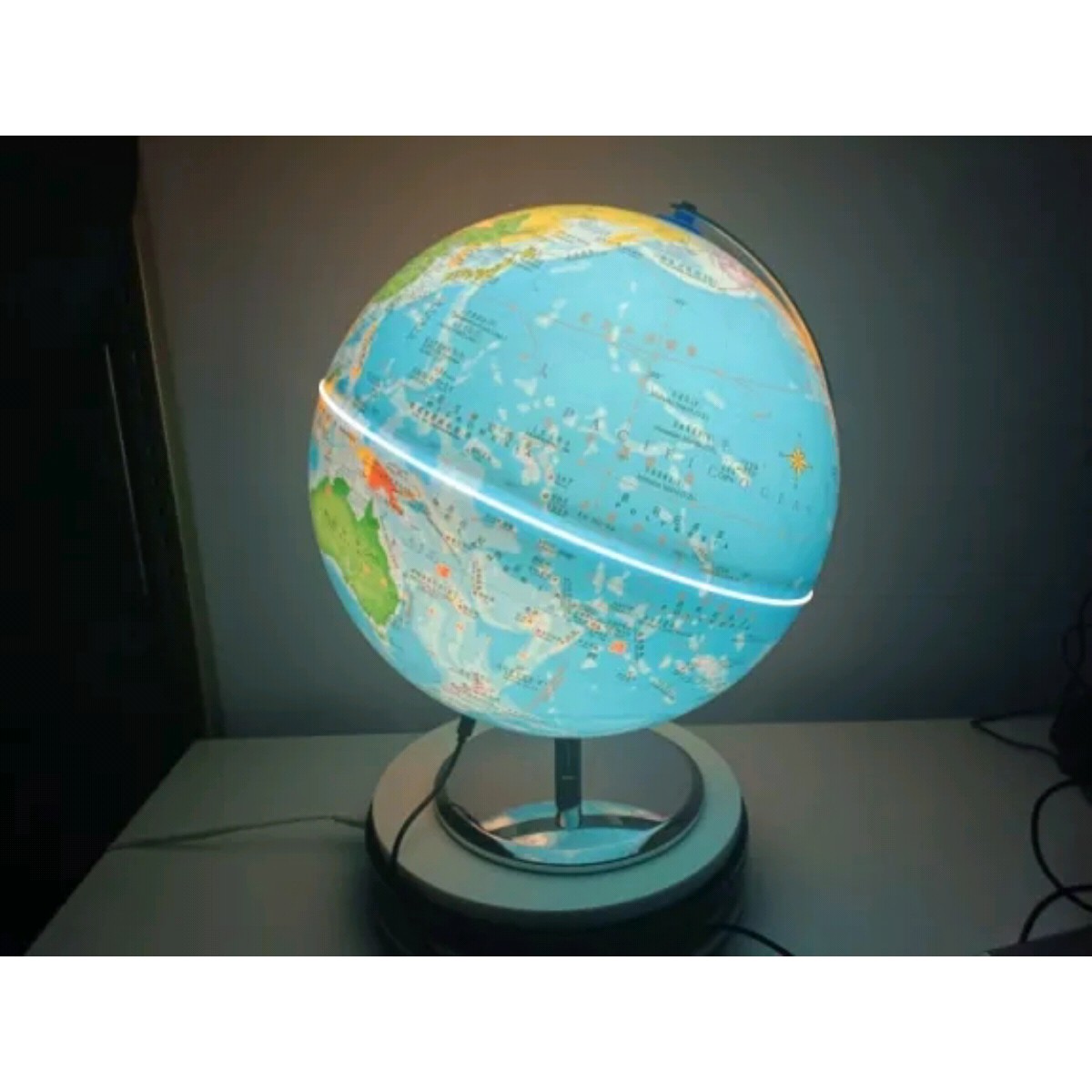 Globe terrestre décoratif lumineux - Photo 4